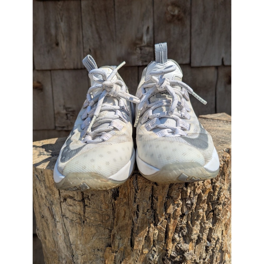 Nike LeBron James XIII Youth Size 4 White‎